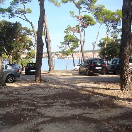 Damir Apartman *