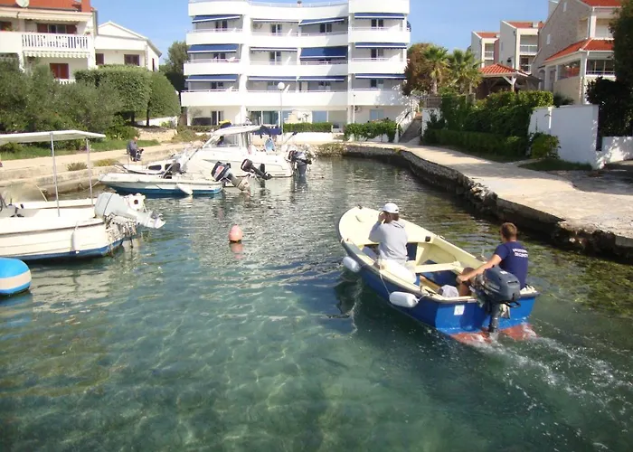 Damir Апартаменты Петрчане